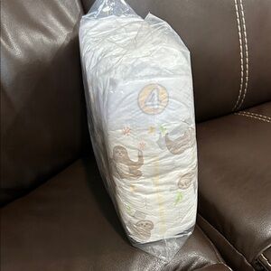 Kirkland Baby Diapers with Sloth Size 4